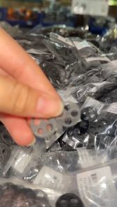 กระดุม ยางรองก็อกน้ำมัน รุ่น NB/RBC 411 (แบบ 4รู) เม็ดกระดุมยางดำ ในก๊อกน้ำมัน เครื่องตัดหญ้าสะพาย รุ่น NB411 และ RBC411 อะไหล่ตรงรุ่น