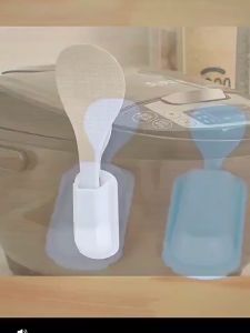 日本KM厨房小工具吸盘式饭勺座 - 饭勺收纳架，可吸附于电饭煲和吸锅壁 Japanese KM Kitchen Tool Suction Cup Rice Spoon Holder - Rice Spoon Organizer Can be Attached to Rice Cookers and Pot Walls