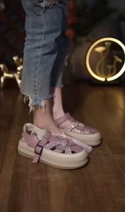 One for all พร้อมส่งจากไทย - TX445 รองเท้าผ้าใบ ระบายอากาศ ประดับเพชร สวยตรงปก ดีเทลคือเลิศ บอกเลย เสื้อสวยที่สุด! ขนาด 5 ชม