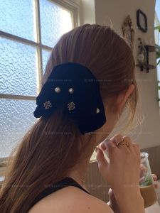 Original Design ผ้าไหมกํามะหยี่ผม Claw Retro Bow Knot อุปกรณ์เสริมผมใหม่มาถึงแฟชั่นเครื่องประดับผมฝรั่งเศส