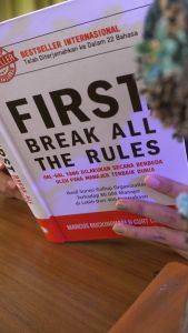 Buku Bisnis & Panduan Manajemen: First Break All The Rules (Hard Cover)