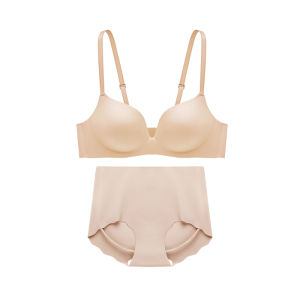 ManiForm | Seamless Wireless Small Bust Gather Bra and Panties Red Set