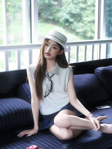 White Striped Loose Knitted Sleeveless Polo Shirt Womens Summer Thin T-Shirt Casual Style Comfortable Fit Breathable Material