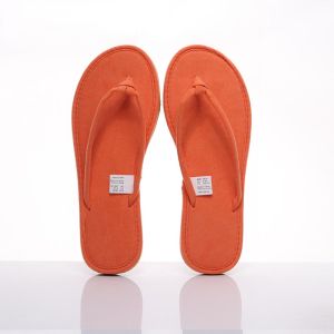 รองเท้าแตะ Flip Flop ลําลองสําหรับผู้หญิงแฟชั่นฤดูร้อนพื้นรองเท้านุ่มกันลื่นสีลูกกวาดพร้อมเข็มขัดวิจิตรรวมกันสําหรับการสวมใส่ในชีวิตประจําวัน