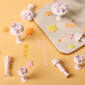 Daisy Embossed Spring Sugar Flip Cake Decoration Steamed Bread Dough Baking Mold Kitchen Cooking Tools Baking DIY Utensils