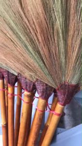 ไม้กวาดดอกหญ้าด้ามไม้ คุณภาพ - พร้อมส่ง!!!