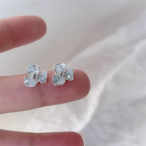 ต่างหูเงินแท้ 925 ดอกไม้สีฟ้าหมอก ดีไซน์หวานๆ ดีไซน์เล็กๆ น่ารักๆ สไตล์ธรรมชาติ เครื่องประดับแฟชั่นสำหรับผู้หญิง