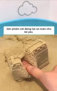 Hộp đồ chơi cát động lực cho bé