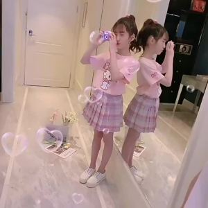 ชุดเด็กหญิง ขนาดกลางใหญ่ ฤดูร้อน นิทานใหม่ เสื้อคาร์ตูนน่ารัก + กระเป๋าเกรดส์ลายชั้น แบบสองชิ้น