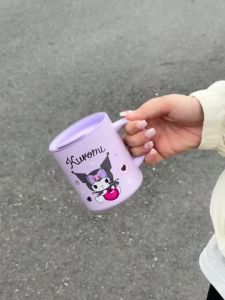 Sanrio | Cốc Sữa Thép Không Gỉ Kuromi 300ml Có Nắp Và Tay Cầm Cách Nhiệt Chống Bỏng Cốc Cà Phê Trà Họa Tiết Hoạt Hình Có Vạch Chia Bên Trong