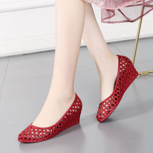 Summer 2025 Crystal Jelly Sandals round Toe Hollow out Plastic Slippers Beach Shoes Waterproof Soft PVC Flip Flops Korean Style