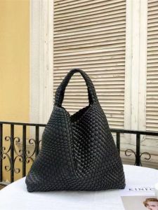 Womens Large Capacity Woven Leather Shoulder Bag Soft PU Underarm Tote Bag Fashionable Casual Single Strap Handbag