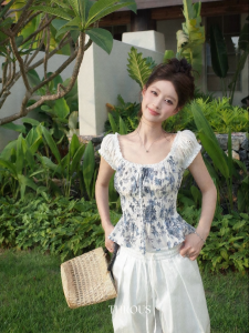 THROUS | Áo Thun Vintage Hoa Văn Xếp Ly