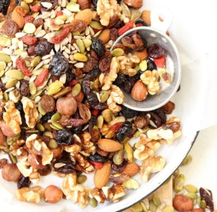 Mix%20Nuts%20-%20Product%20of%20Malaysia%20with%20Imported%20Premium%20Ingredients%20-/500gm_1kg/Campurkan%20kacang%20Weight%20includes%20bottle%20-%20Image%202