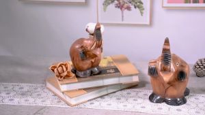 ของที่ระลึกการท่องเที่ยวสำนักงานเครื่องประดับตั้งโต๊ะของขวัญสร้างสรรค์ไม้แกะสลักเครื่องประดับช้าง อุปกรณ์ตู้ทีวี เครื่องประดับตกแต่งร้านกาแฟ