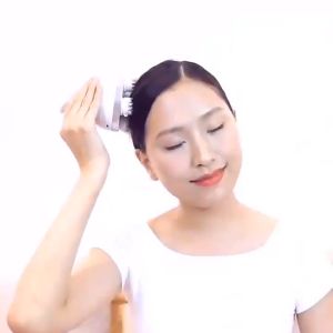 Máy massage móng mèo cầm tay sử dụng pin sạc