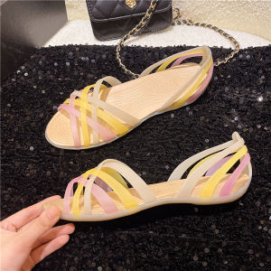 รองเท้าแตะพลาสติกลายครีมสีสันสดใสสำหรับฤดูร้อน พื้นแบน รองเท้าแตะแบบเปิดหัว กันลื่น รองเท้าแตะชายหาดแบบใสคริสตัลสำหรับผู้หญิง