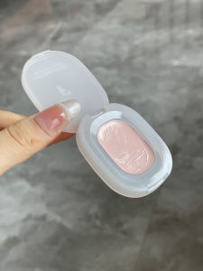 Cream Concealer *Brightening Under-Eye Treatment - Hydrates & Smooths Fine Lines