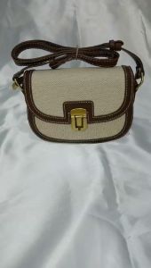 Tas Selempang Wanita Import: Desain Modern & Berkualitas