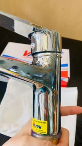 Vòi rửa mặt lavabo nóng lạnh cao 20cm mạ crome sáng bóng bền bỉ phong cách sang trọng + Tặng kèm dây cấp nóng lạnh (Bảo hành 2 năm)