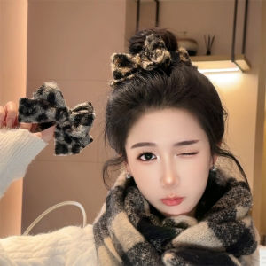 Delicate Leopard Print Hair Clip for Women Plush Bun Headwear Fashionable Autumn Winter Hair Accessories Fresh Outlined Style