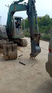 Gầu 2 răng_3 răng đào rãnh nước lắp máy 55 _ 025