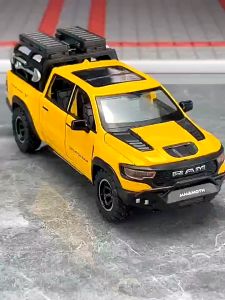 1: 32 MAMMOTH PICKUP Alloy Car Model Diecasts Toy With Sound and Light Vehicles Decoration Toys For Kids Gift