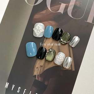 Aurora Pink Short Cat Eye Nail Art Wearable False Nails Handmade Simple Minimalist Style White Enhancing Cold Color Series