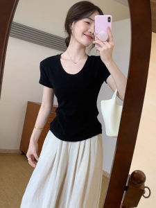 Black U-Neck Regular Fit Short Sleeve Cropped T-Shirt Women