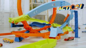 Hot Wheels Action Loop Cyclone Challenge Track Set With 1:64 Scale Toy Car Easy Storage