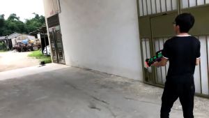 ปืนฉีดน้ำสงกรานต์ 1200ml ของเล่นกลางแจ้ง เหมาะสำหรับผู้ใหญ่และเด็ก ความจุข ปืนฉีดน้ำสงกรานต์ 1200ml ของเล่นกลางแจ้ง เหมาะสำหรับผู้ใหญ่และเด็ก