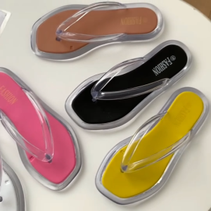 GLAS✨ รองเท้าแตะหูคีบ สีใส รองเท้าหูหนีบสีพื้น โชว์เท้าเรียว งานยางพื้นนิ่ม เบาใส่สบาย ✨ พร้อมส่ง