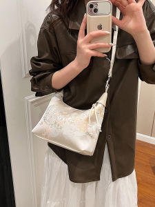 New Chinese Style Embroidered Silk Dumpling Bag Womens Handbag Fashionable Crossbody Pillow Shape Soft Handle Shoulder Bag