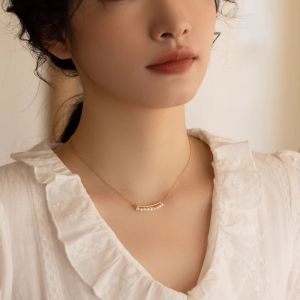 French Smile Balance Beam Pearl Necklace Womens Fashion Lockbone Chain High-End Feel Neck Chain Accessory  Outburst