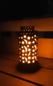 LABOT LED Flashing Flame Night Light Table Lamp 3 * AAA Battery Warm Light 3000K RGB 3W