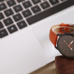 4-piece casual quartz watch set: fashion accessories vintage bead bracelet braided bracelet imitation leather watch set