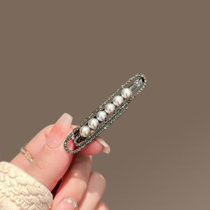 Elegant Pearl Hair Clip for Women Metal Side Part Hair Claw Simple Duckbill Hair Clip Fresh out New 2024 Spring Summer