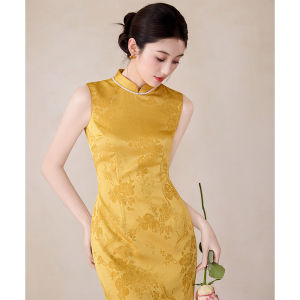 Yellow Jacquard Elegant Simple Chinese Style Robe