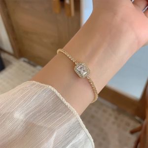 Exquisite Ultra-Shiny Full-Diamond Green Zircon Bracelet Womens Luxury Versatile High-End Design Sensation Fine Jewelry Accessory