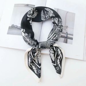 Khăn Choàng Lụa Trang Trí Cho Nữ Mùa Xuân 2025 Phong Cách Mới Cá Tính Cổ Điển Nghệ Thuật Nhẹ Nhàng Chất Liệu Polyester Hình Học Đa Chức Năng