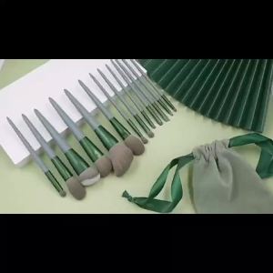 JeDa ชุดแปรงแต่งหน้า ขนนุ่ม แปรงอายแชโดว์ แปรงรองพื้น ชุดมี 13 แปรง makeup brush