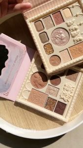 Angel Relief Blush Highlighter All-in-one Eyeshadow Palette with Mirror New Milk Tea Earth Eye Makeup Kit