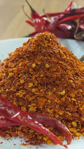 พริกป่น ขนาด 500 กรัม พริกคั่วป่น พริกป่นหยาบ สะอาด หอม สด ใหม่ สำหรับปรุงอาหาร เพิ่มรสชาติ - Grounded Chilli Pepper (Medium Heat)