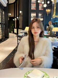 Young Womens Short Thickened Fox Fur Coat Winter New Arrival Korean Style Comfortable Warmth Bristle 3D Effect Straight Tube