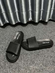 Sandal jelly wanita model selop tinggi 2 cm bahan karet ringan dan lentur
