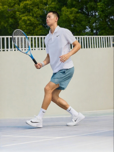 Nike | Mens Lightweight Tennis Shoes Shock Absorption Grippy Wear-Resistant