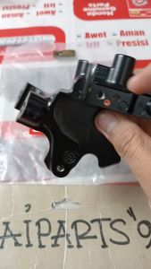 Rumah bracket dudukan handle rem kiri bracket L brake lever Vario 125 150 eSP K60R (2018 - 2022) original honda 53172K59A70