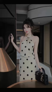 Đầm nữ kiểu dáng maxi buộc cổ hở lưng hoạ tiết chấm bi phong cách ngọt ngào NEWFASHION99