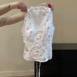 เสื้อเชิ้ตแขนกุดผ้าไหมลายดอกไม้สไตล์หวานสำหรับผู้หญิง คอลเลกชั่นฤดูร้อน 2025 เสื้อผ้าทำงานสไตล์ยุโรปและอเมริกัน