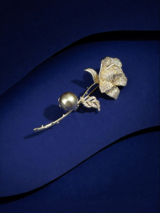 TH | Elegant Rose Freshwater Pearl Brooch